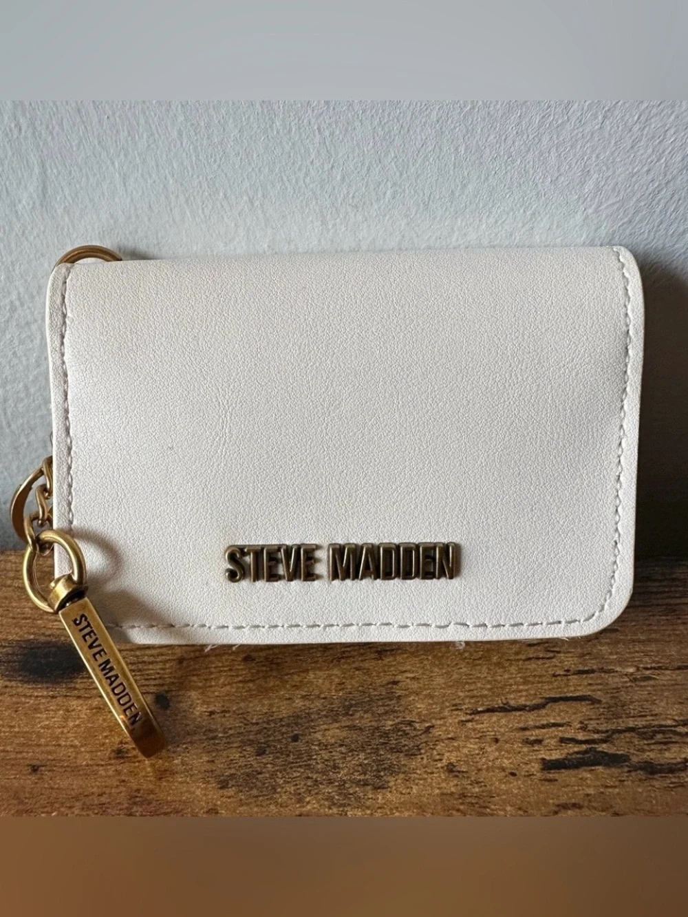 Steve Madden Ivory White Card Holder with Gold Hardware Keychain Bag Charm NWOT